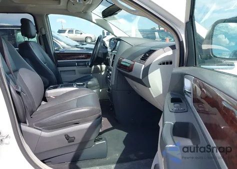 2010 Chrysler Town & Country Touring Plus from USA, damaged, VIN 2A4RR8D12AR428426